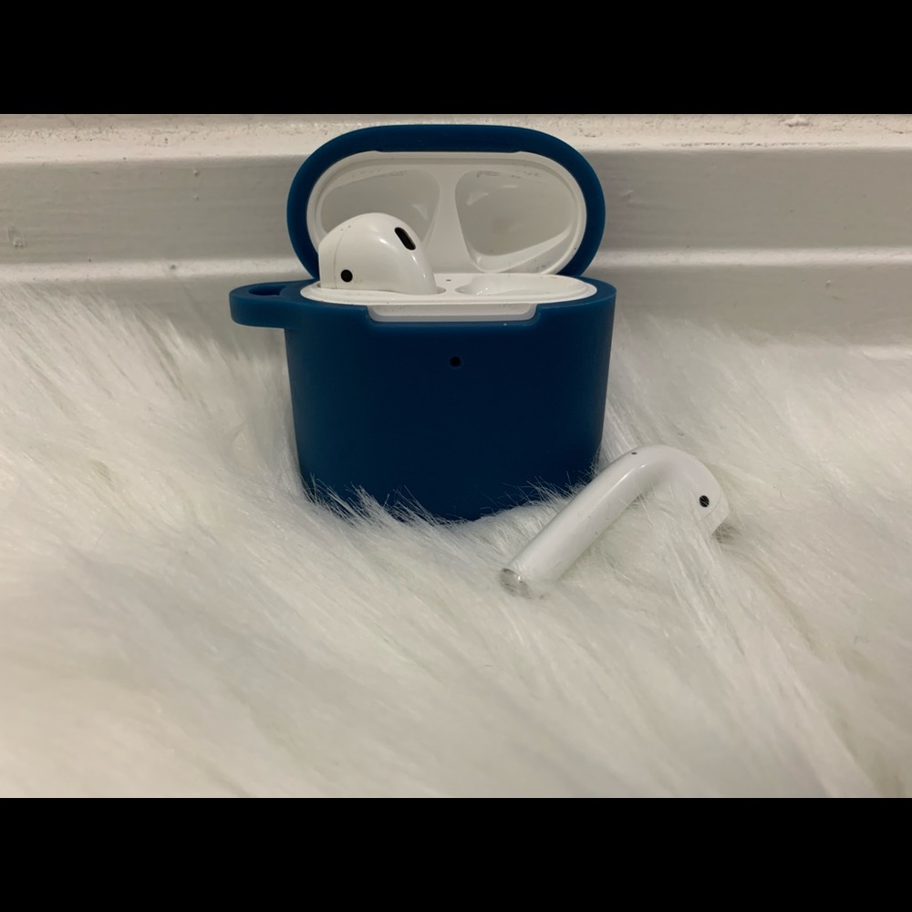 Blue Heyday Silicone Protective Airpods Case